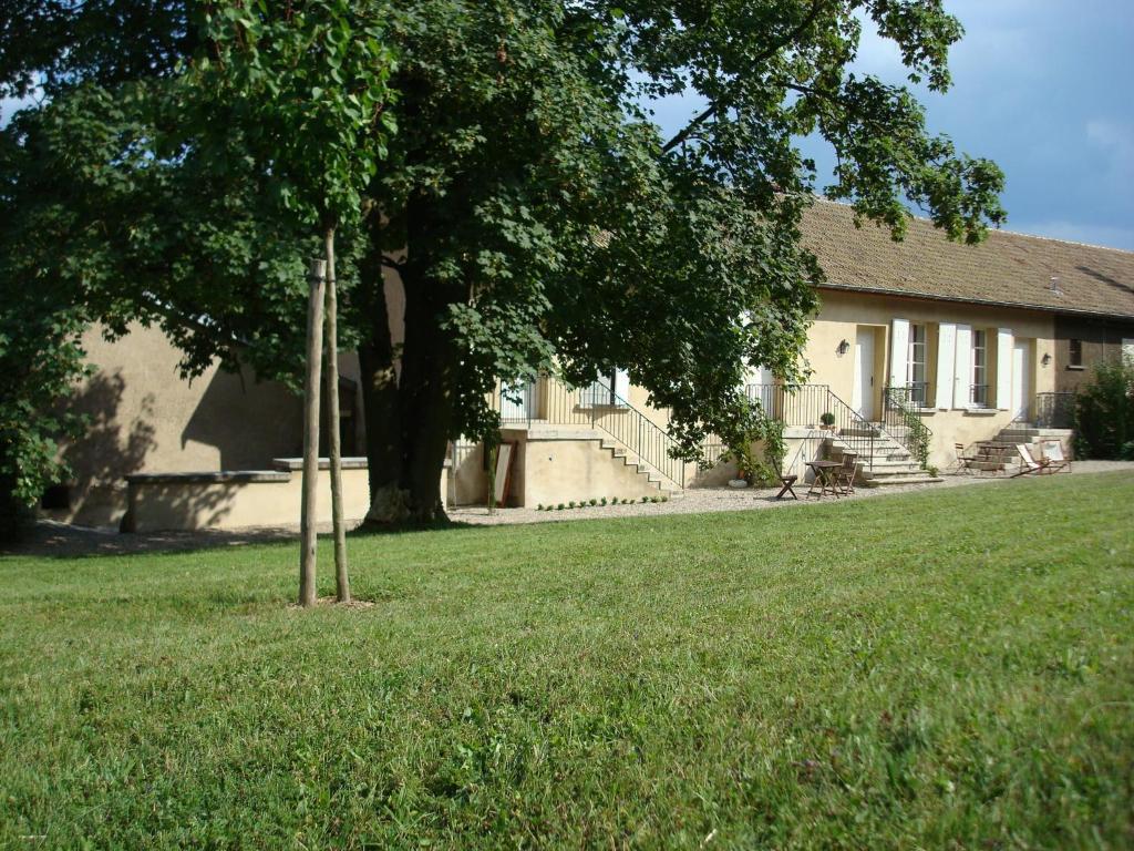 Ferienwohnung Les Communs Du Manoir Écully Exterior foto