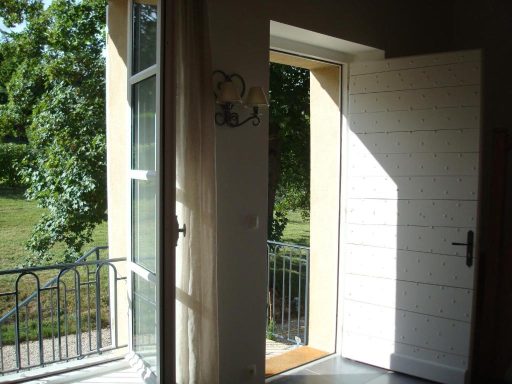 Ferienwohnung Les Communs Du Manoir Écully Exterior foto