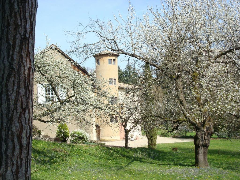 Ferienwohnung Les Communs Du Manoir Écully Exterior foto