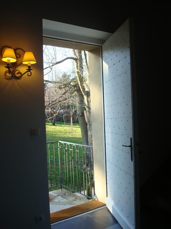 Ferienwohnung Les Communs Du Manoir Écully Exterior foto